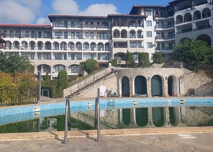 Апартамент Monastery Ii Garden Like *